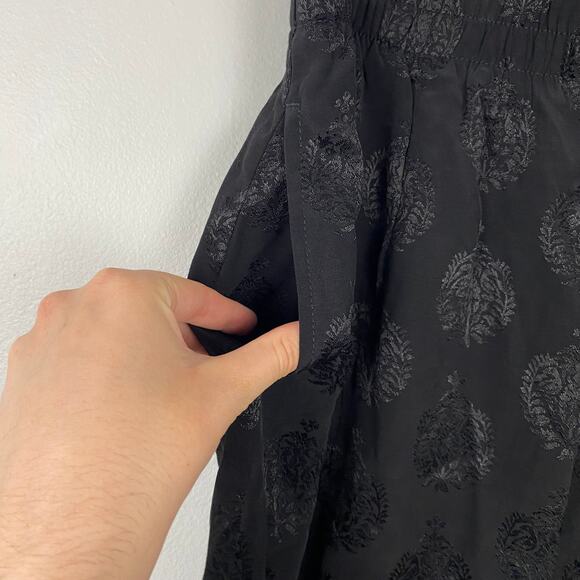 LOFT Monochrome Print Mini Skirt Black Elastic Waist Mini‎ NWT Size Large - Picture 3 of 5